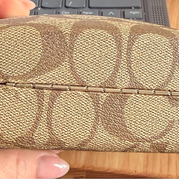 Coach Delphine Black Sunglasses Signature C Case & Coach Signature Cloth EUC main image 4